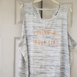 Brand NWOT short sleeve shirt 🎉🎉HP💕💕